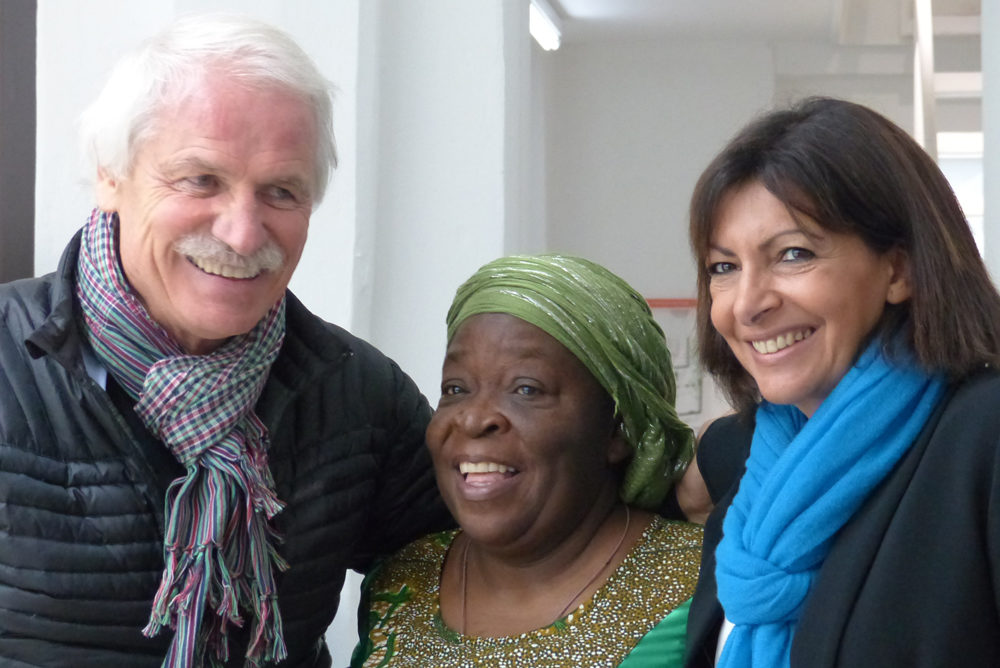 Anne Hildago et Marie-Thérèse à l'atelier Yann Arthus-Bertrand 1